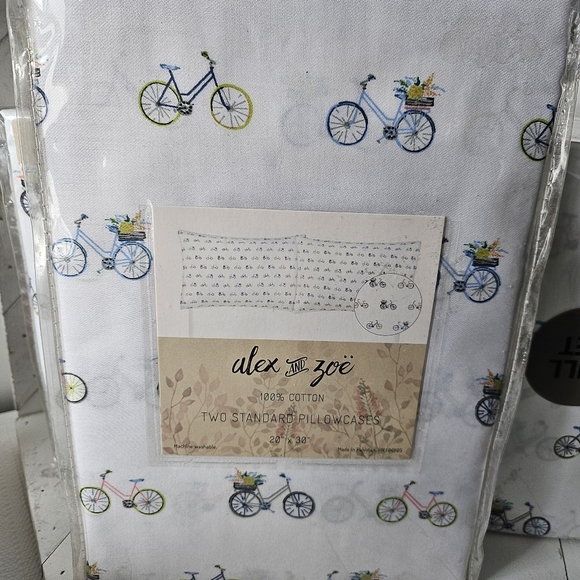 Alex and Zoe Full Sheet Set And Pillowcases - Picture 2 of 6